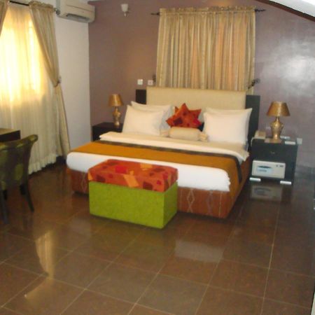 Suru Express Hotel Gra Lagos Buitenkant foto