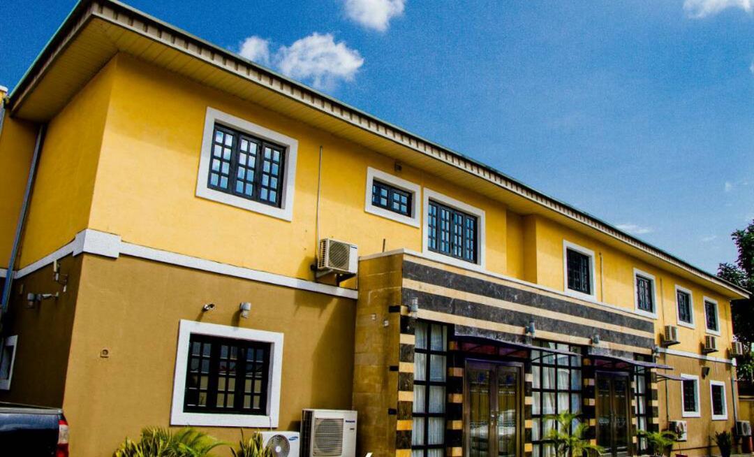 Suru Express Hotel Gra Lagos Buitenkant foto
