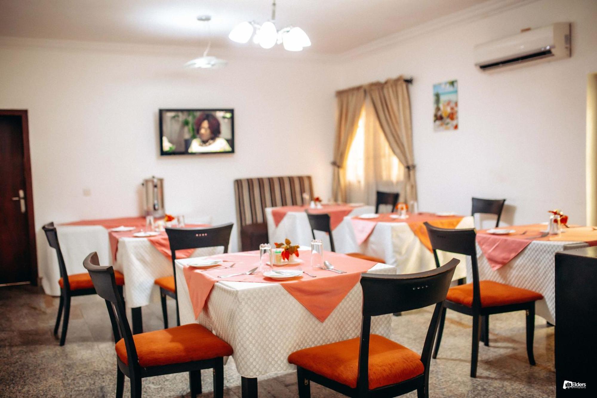 Suru Express Hotel Gra Lagos Buitenkant foto