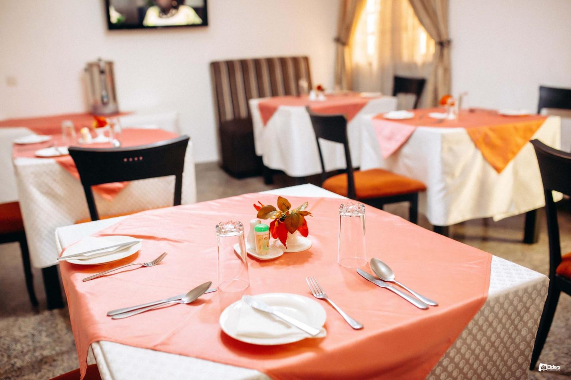 Suru Express Hotel Gra Lagos Buitenkant foto