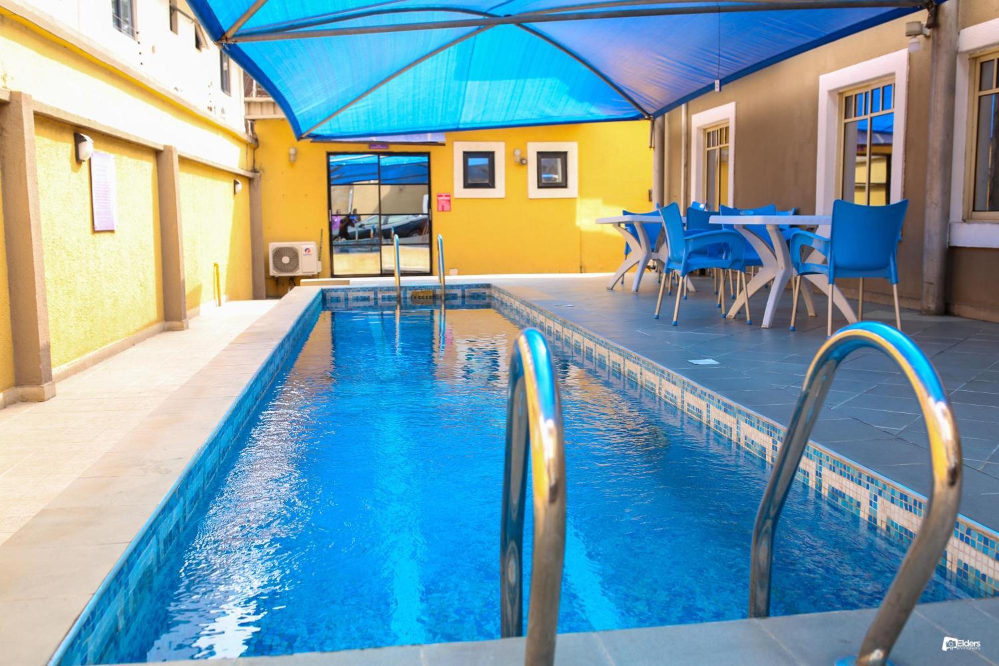 Suru Express Hotel Gra Lagos Buitenkant foto