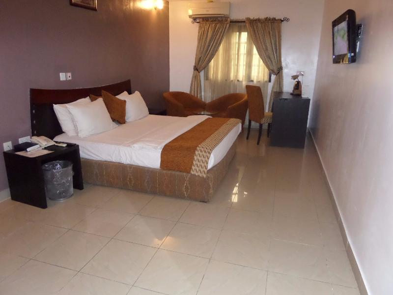 Suru Express Hotel Gra Lagos Buitenkant foto