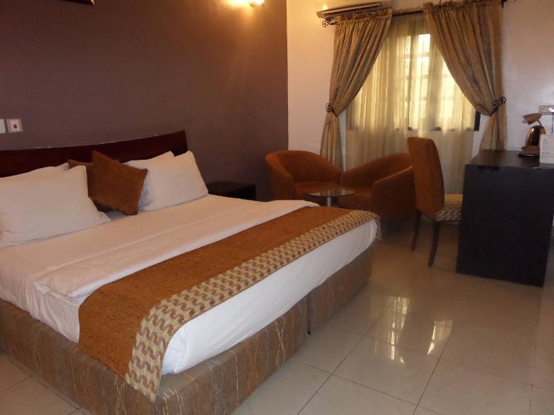 Suru Express Hotel Gra Lagos Buitenkant foto