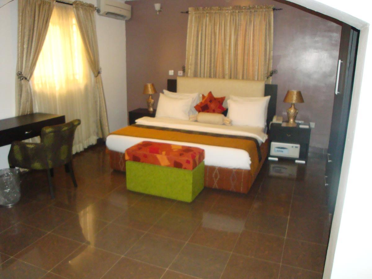 Suru Express Hotel Gra Lagos Buitenkant foto