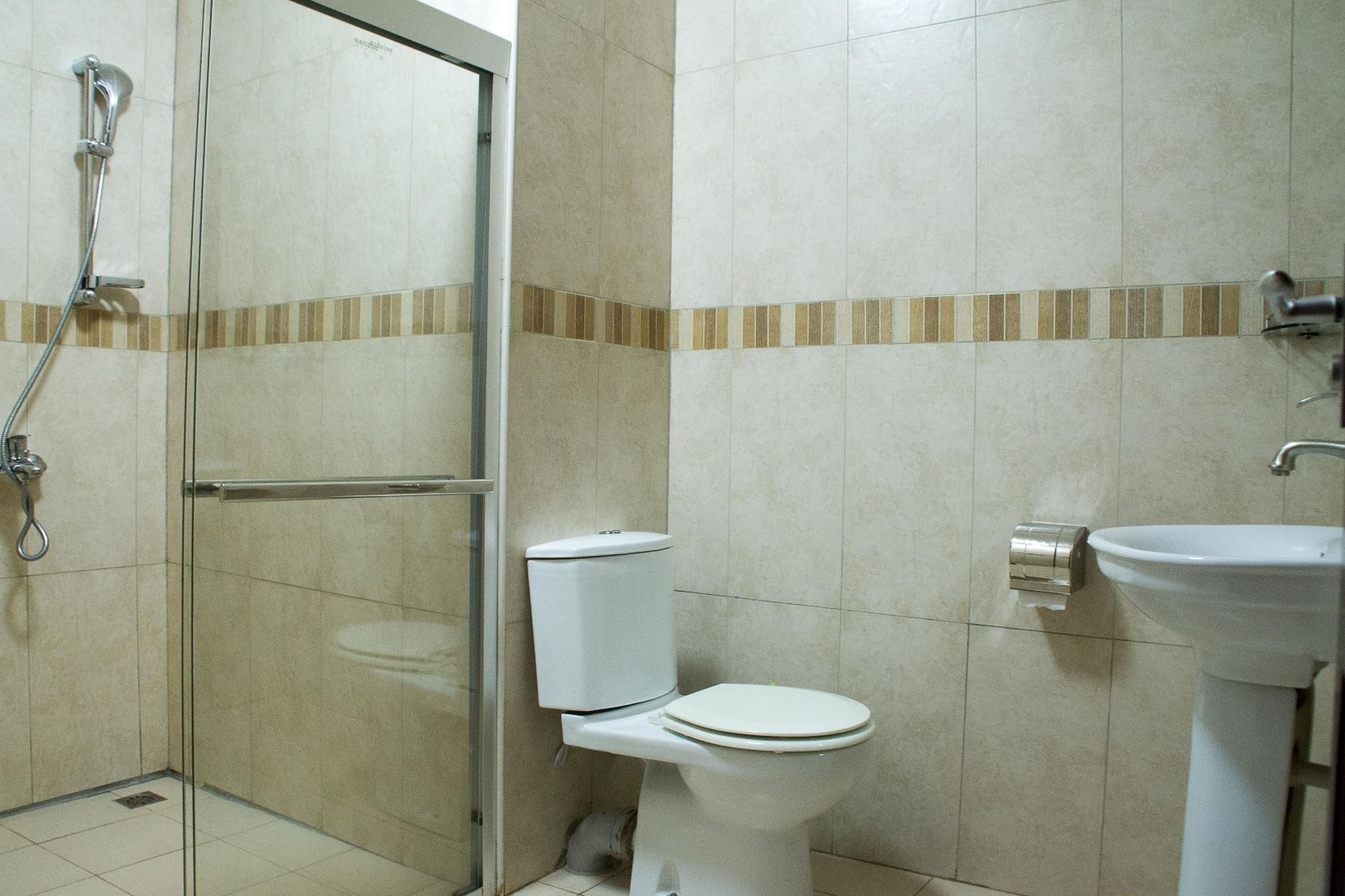 Suru Express Hotel Gra Lagos Buitenkant foto