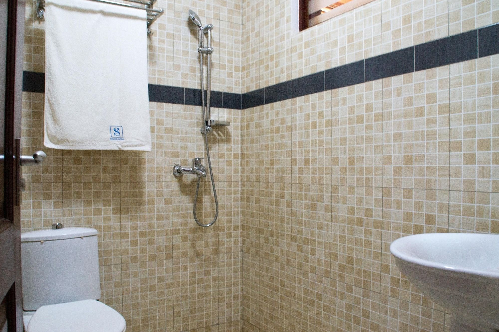 Suru Express Hotel Gra Lagos Buitenkant foto